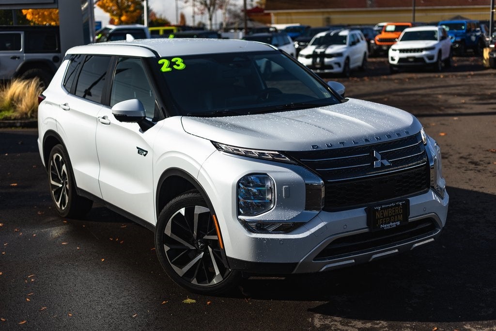 2023 Mitsubishi Outlander PHEV SE