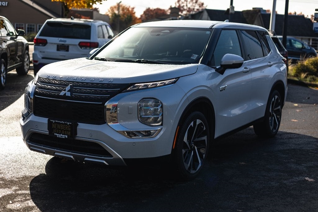2023 Mitsubishi Outlander PHEV SE