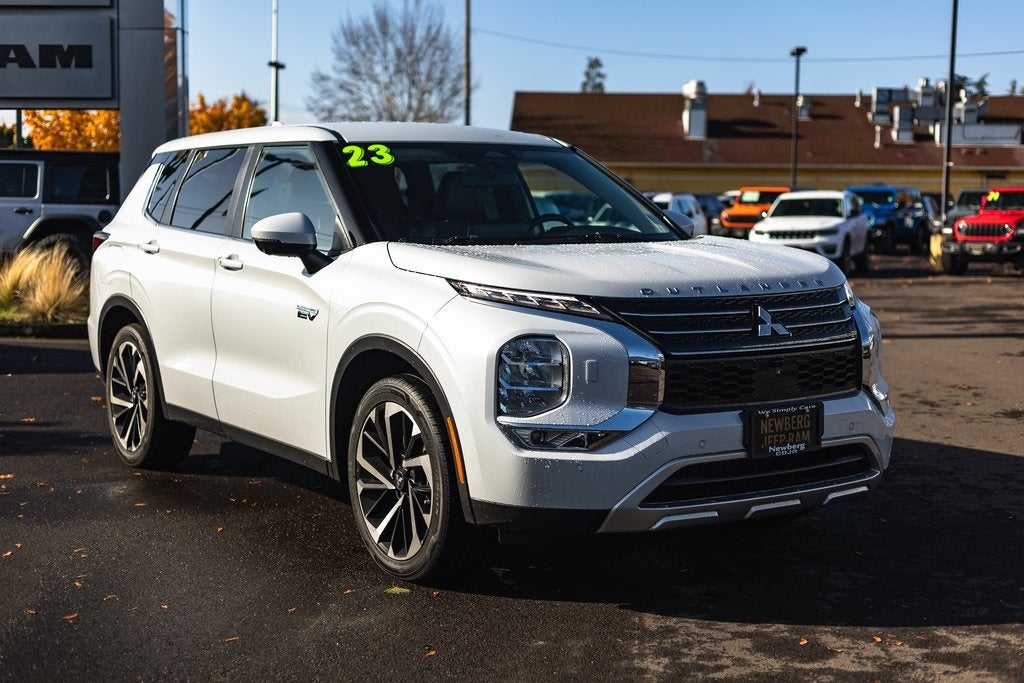 2023 Mitsubishi Outlander PHEV SE