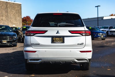 2023 Mitsubishi Outlander PHEV SE