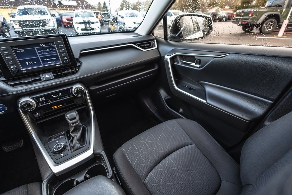 2020 Toyota RAV4 Hybrid XLE