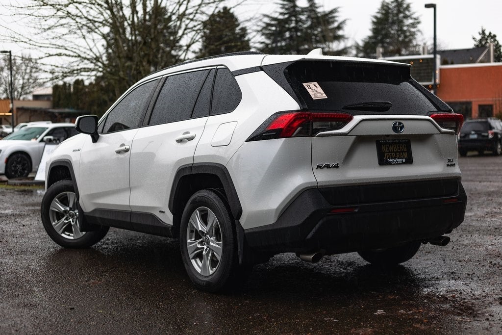 2020 Toyota RAV4 Hybrid XLE