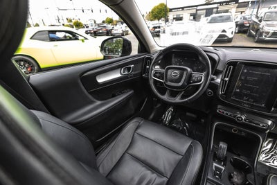 2019 Volvo XC40 Momentum