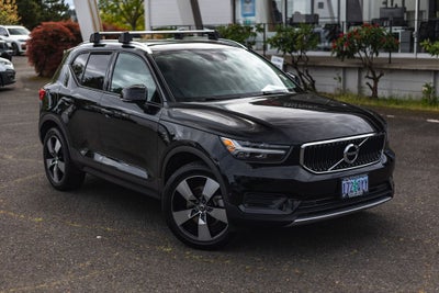 2019 Volvo XC40 Momentum