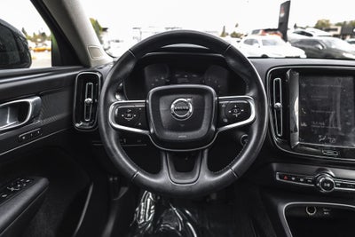 2019 Volvo XC40 Momentum