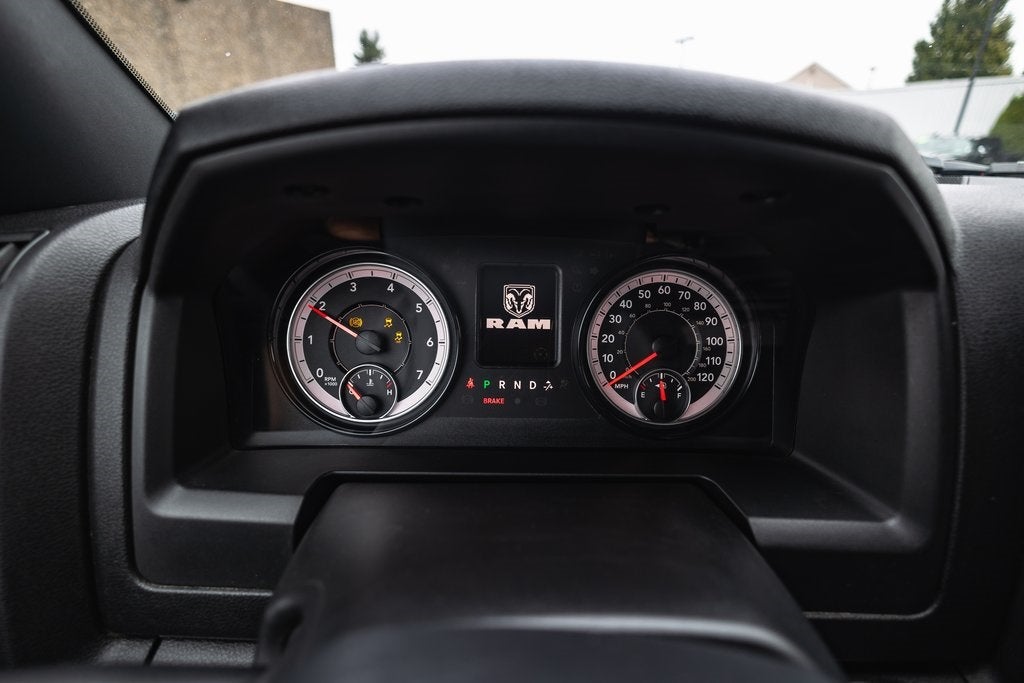 2024 RAM 1500 Classic Warlock Crew Cab 4x4 5'7' Box