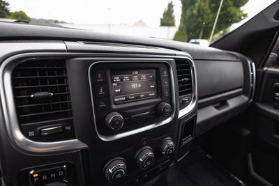 2024 RAM 1500 Classic Warlock Crew Cab 4x4 5'7' Box