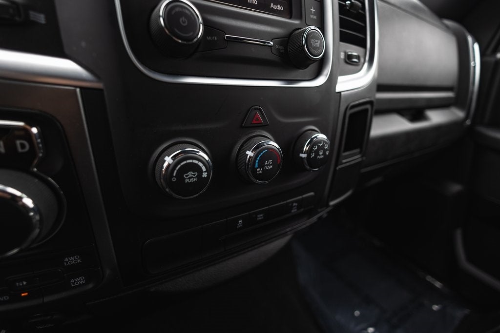 2024 RAM 1500 Classic Warlock Crew Cab 4x4 5'7' Box