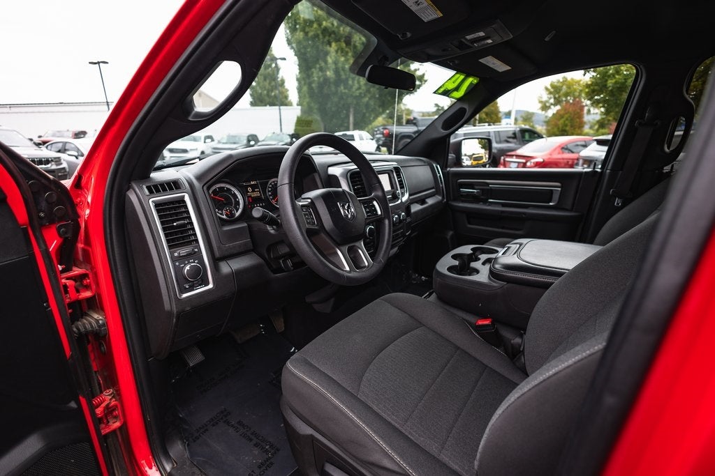 2024 RAM 1500 Classic Warlock Crew Cab 4x4 5'7' Box