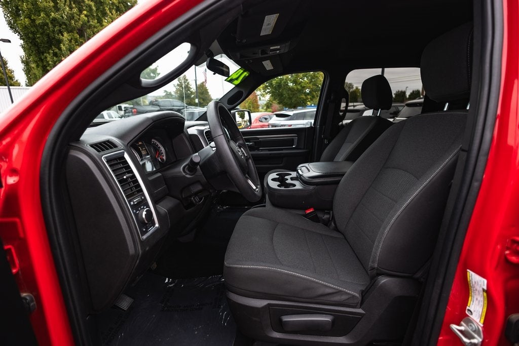 2024 RAM 1500 Classic Warlock Crew Cab 4x4 5'7' Box