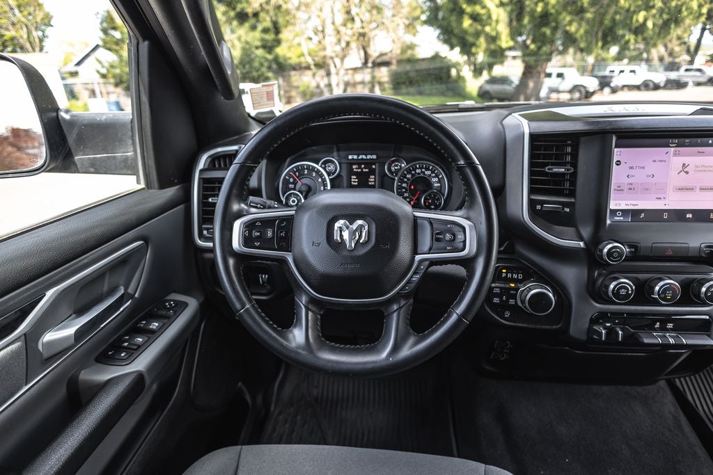 2022 RAM 1500 Big Horn Crew Cab 4x4 5'7' Box