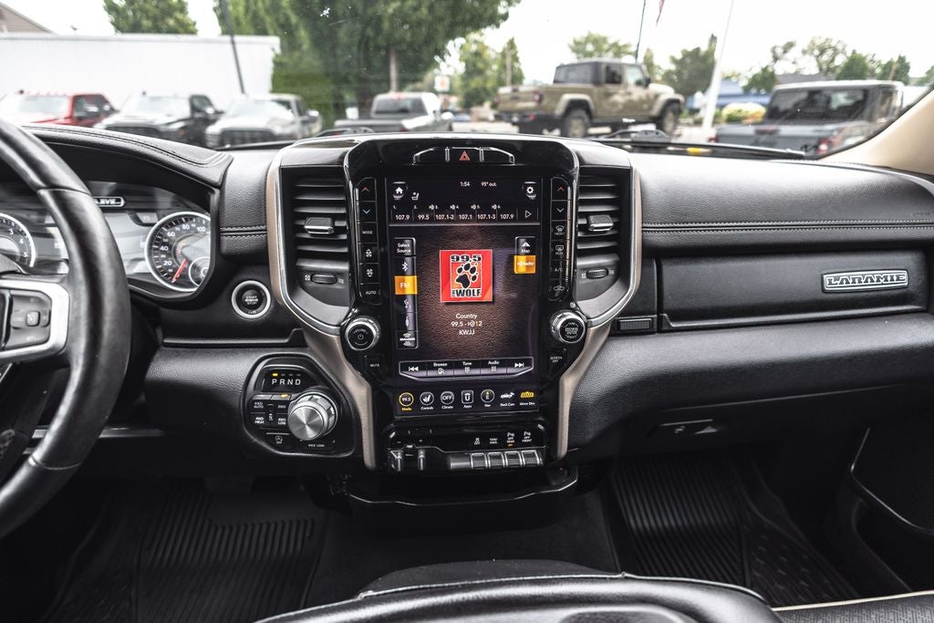 2019 RAM 1500 Laramie Crew Cab 4x4 6'4' Box