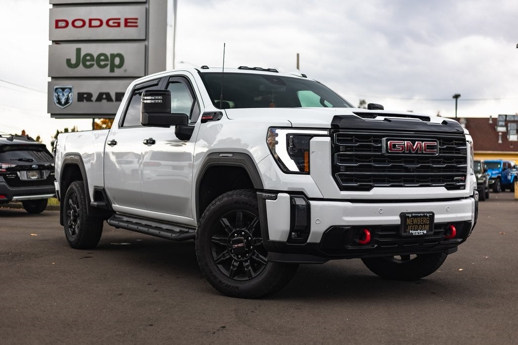 2024 GMC Sierra 2500HD 4WD Crew Cab Standard Bed AT4