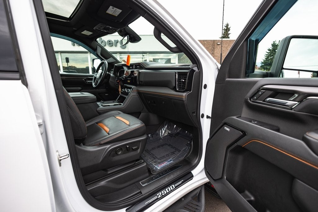 2024 GMC Sierra 2500HD 4WD Crew Cab Standard Bed AT4