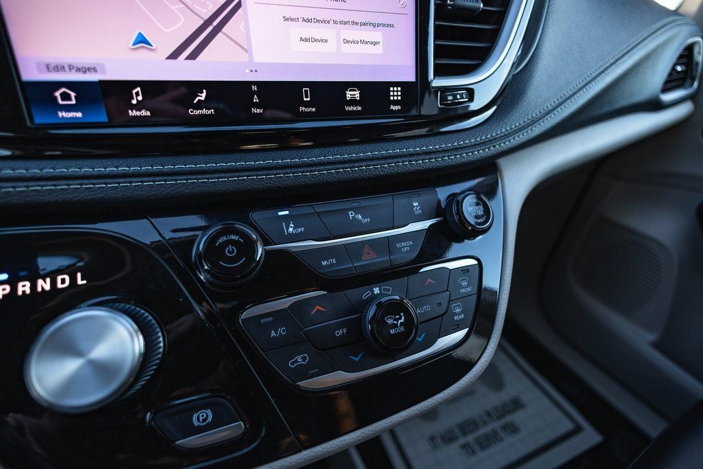 2024 Chrysler Pacifica Hybrid Select