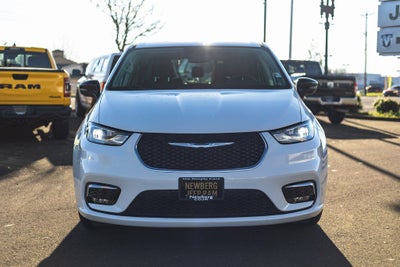 2024 Chrysler Pacifica Hybrid Select