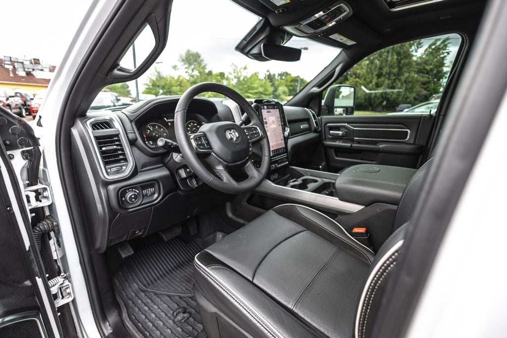 2025 RAM 3500 Laramie Crew Cab 4x4 6'4' Box