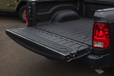 2019 RAM 1500 Classic Tradesman Crew Cab 4x4 5'7' Box