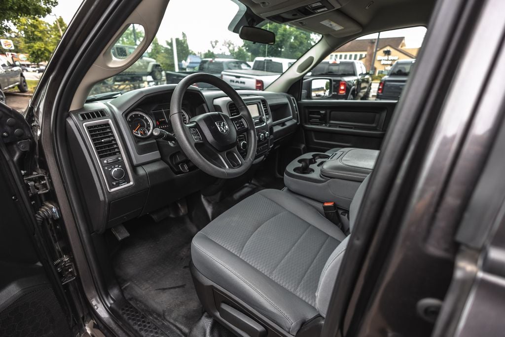 2019 RAM 1500 Classic Tradesman Crew Cab 4x4 5'7' Box