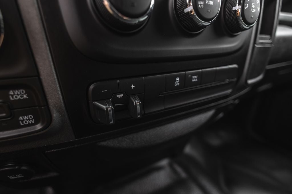 2019 RAM 1500 Classic Tradesman Crew Cab 4x4 5'7' Box