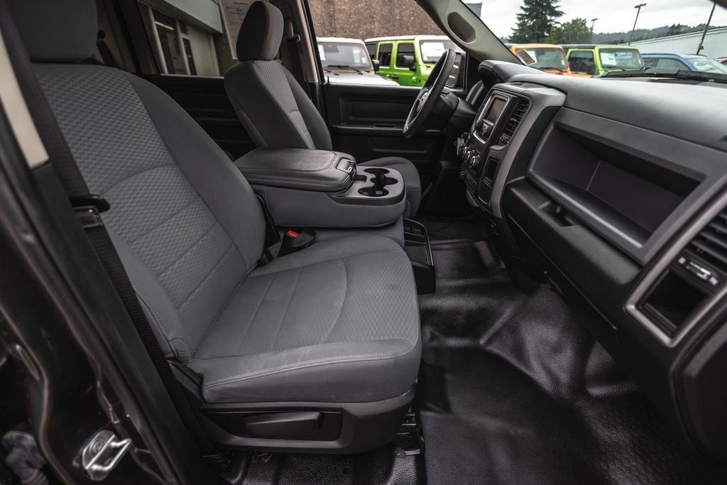 2019 RAM 1500 Classic Tradesman Crew Cab 4x4 5'7' Box
