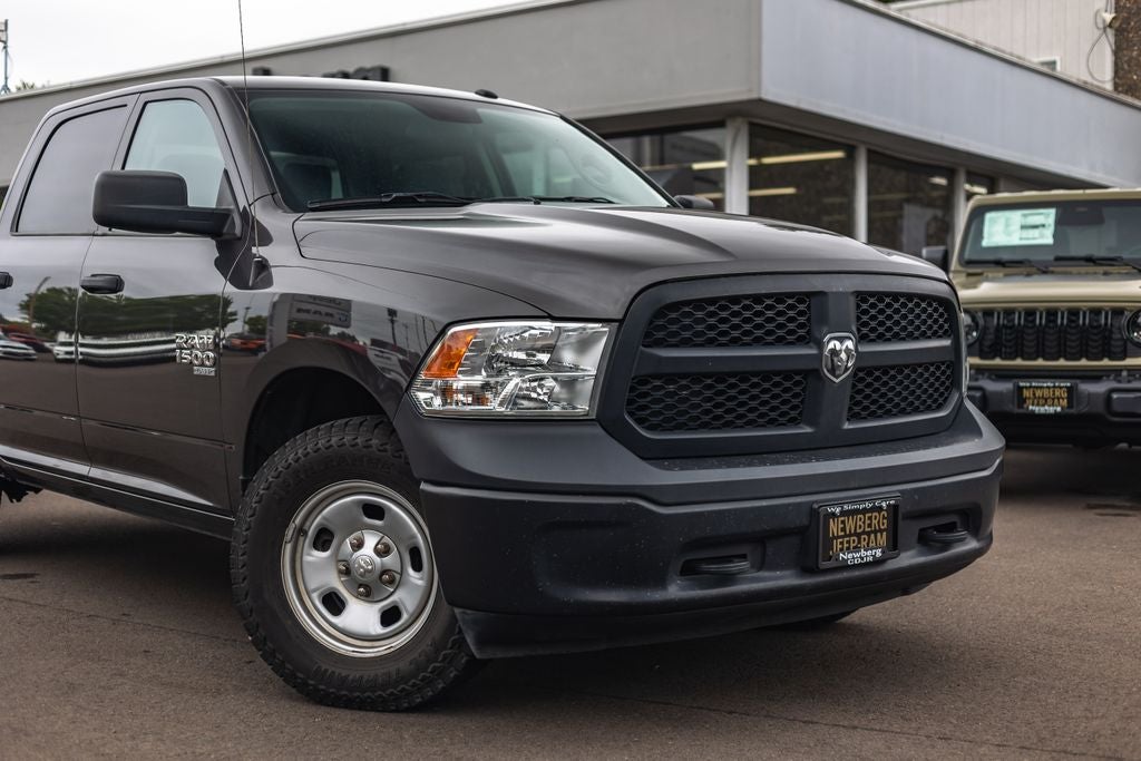2019 RAM 1500 Classic Tradesman Crew Cab 4x4 5'7' Box