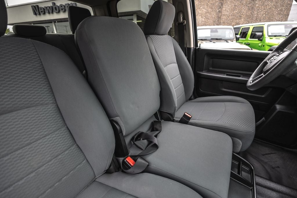2019 RAM 1500 Classic Tradesman Crew Cab 4x4 5'7' Box