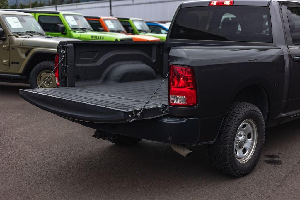 2019 RAM 1500 Classic Tradesman Crew Cab 4x4 5'7' Box