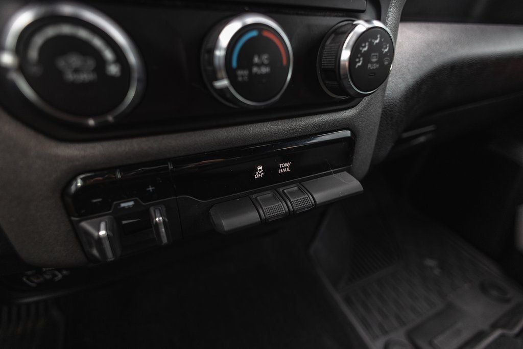 2024 RAM 2500 Tradesman Crew Cab 4x4 6'4' Box