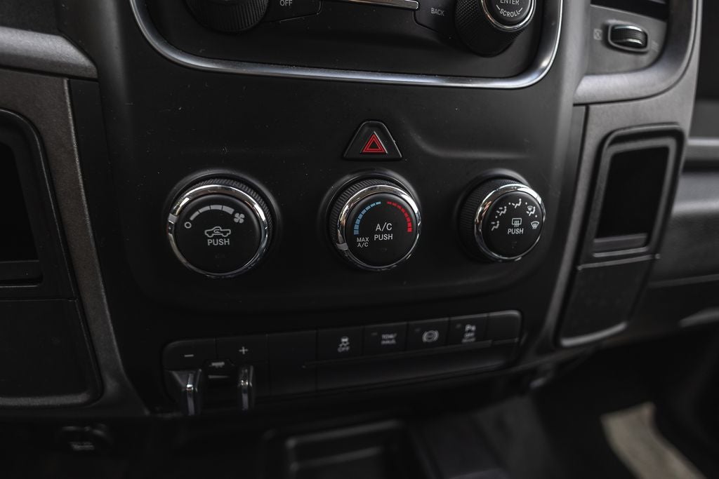 2017 RAM 2500 Tradesman Crew Cab 4x4 6'4' Box