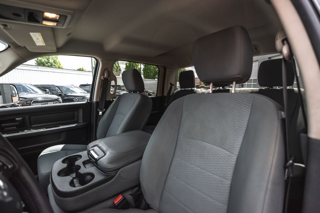 2017 RAM 2500 Tradesman Crew Cab 4x4 6'4' Box