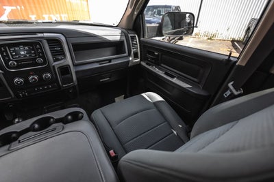 2017 RAM 2500 Tradesman Crew Cab 4x4 6'4' Box