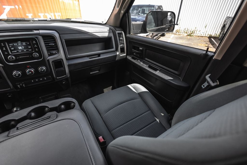 2017 RAM 2500 Tradesman Crew Cab 4x4 6'4' Box
