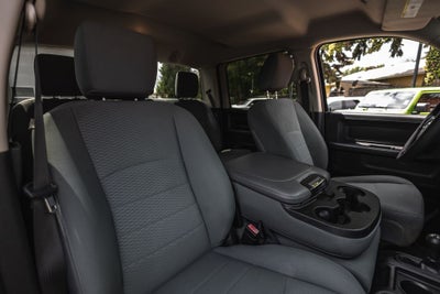 2017 RAM 2500 Tradesman Crew Cab 4x4 6'4' Box