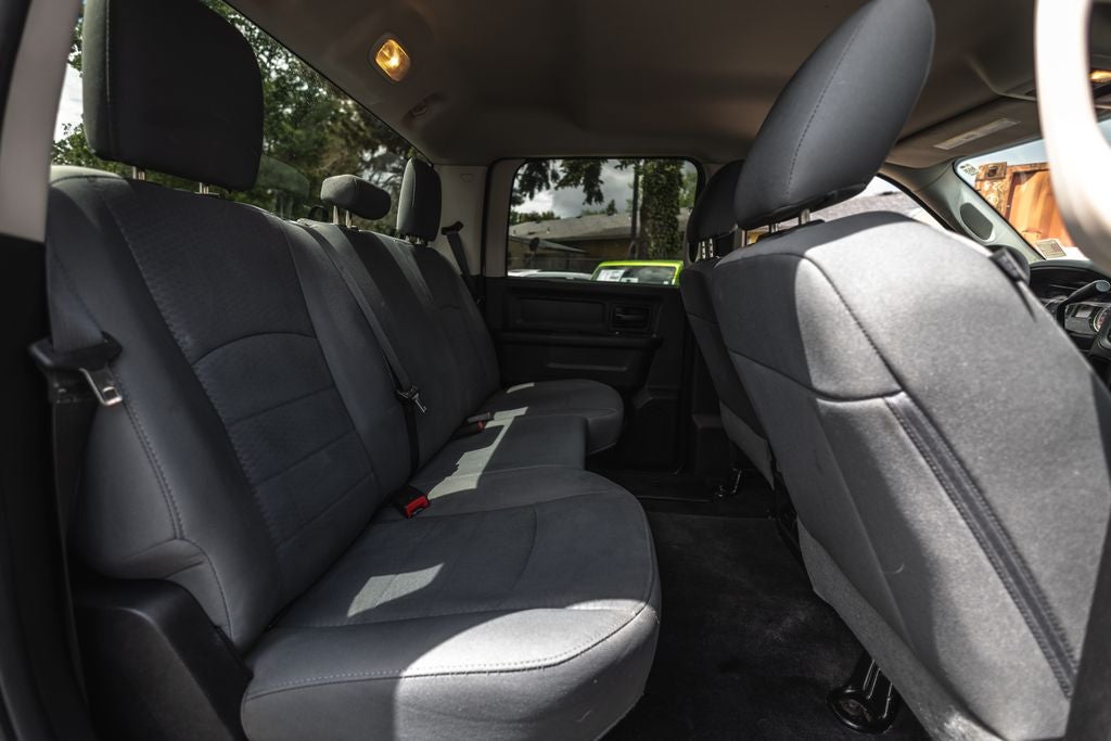 2017 RAM 2500 Tradesman Crew Cab 4x4 6'4' Box