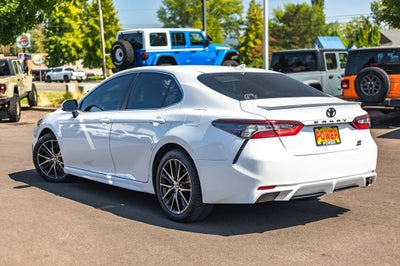 2024 Toyota Camry SE