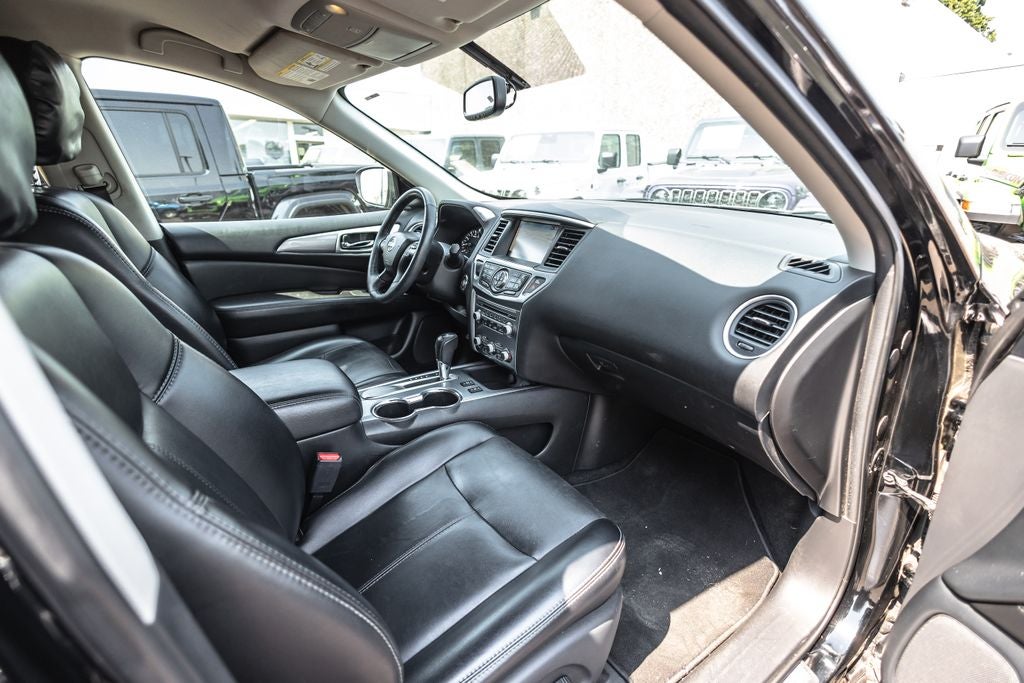 2019 Nissan Pathfinder SL