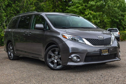 2016 Toyota Sienna SE 8 Passenger