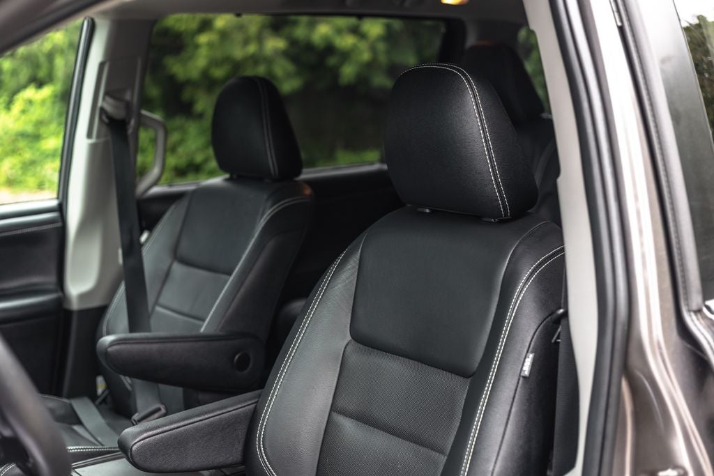 2016 Toyota Sienna SE 8 Passenger