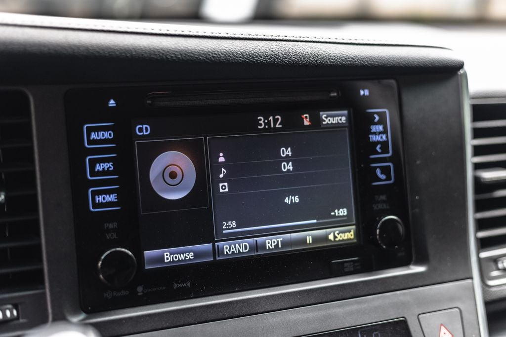 2016 Toyota Sienna SE 8 Passenger