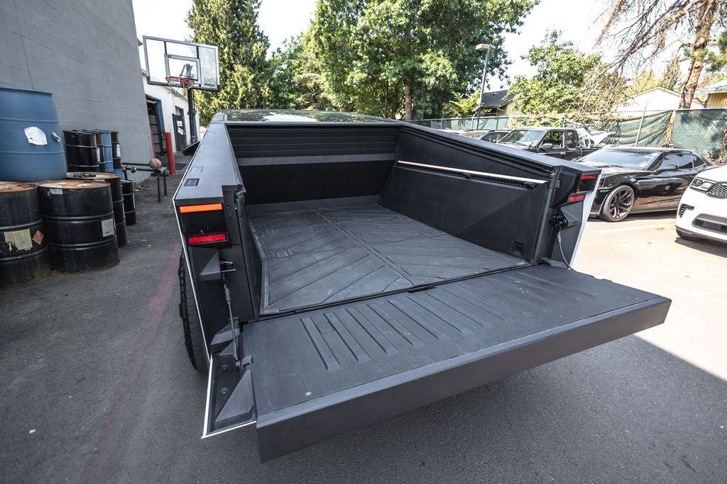 2024 Tesla Cybertruck Cyberbeast