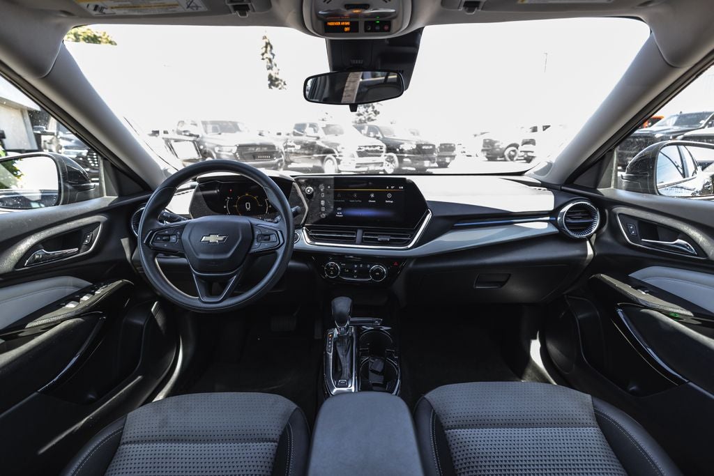 2024 Chevrolet Trax FWD LT