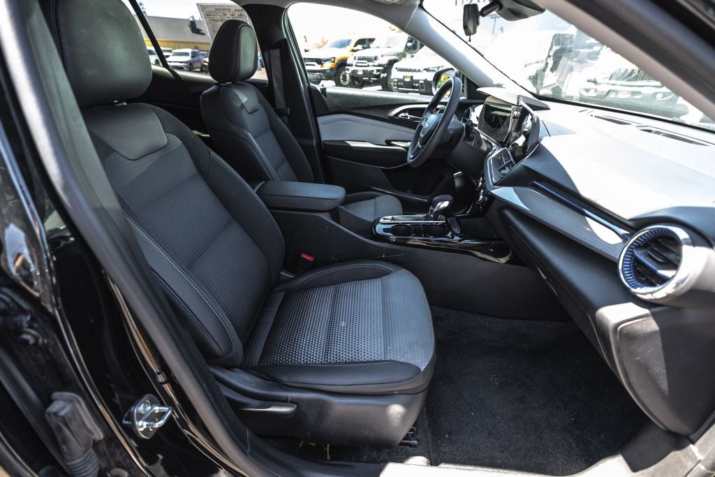 2024 Chevrolet Trax FWD LT
