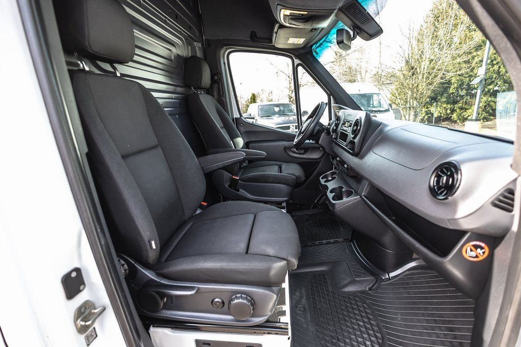 2019 Freightliner Sprinter 3500 High Roof V6