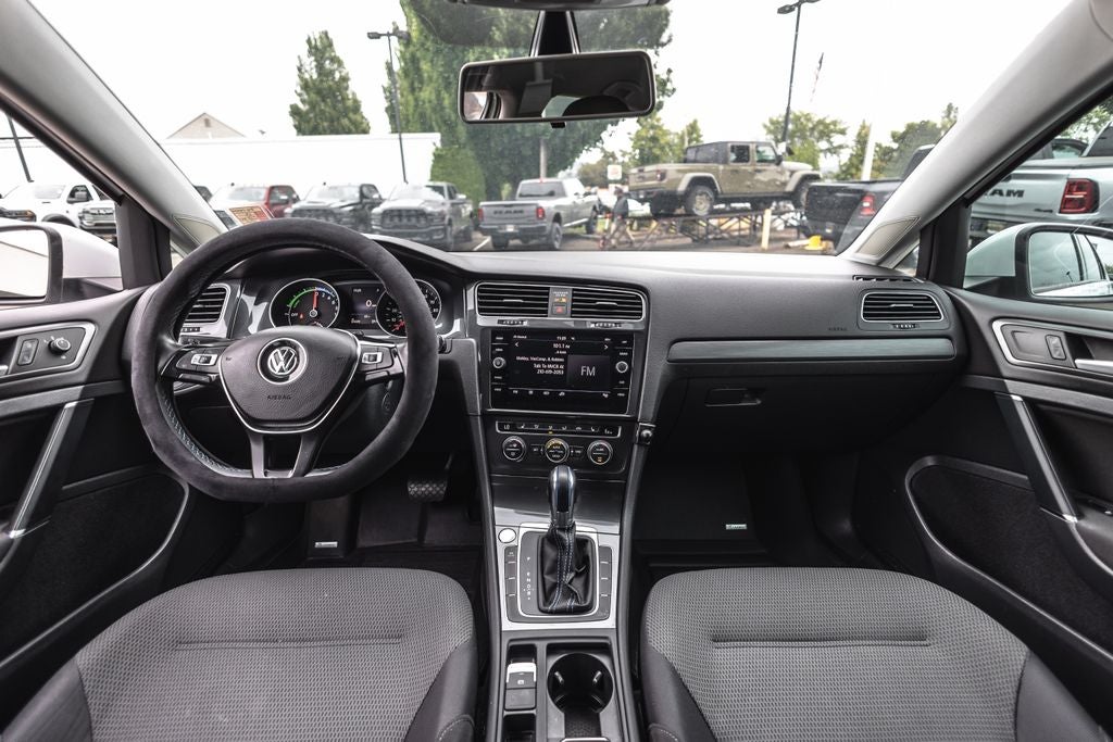 2019 Volkswagen e-Golf SE