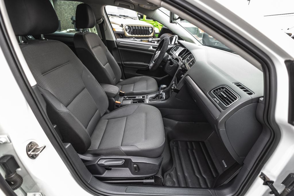 2019 Volkswagen e-Golf SE